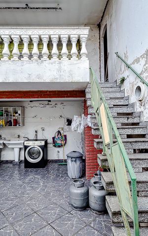 Casa à venda com 275m², 3 quartos e 2 vagasÁrea externa