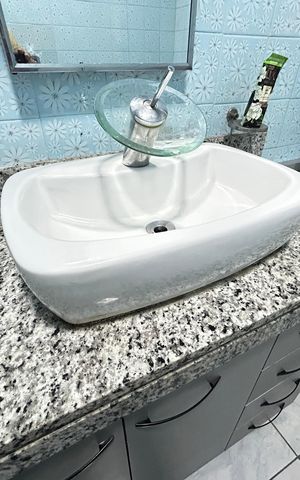 Casa à venda com 780m², 4 quartos e 2 vagasBanheiro 1