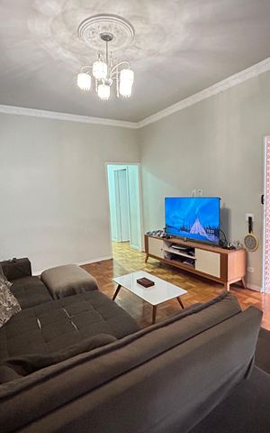 Casa à venda com 780m², 4 quartos e 2 vagasSala