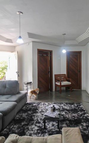 Casa à venda com 303m², 4 quartos e 3 vagas