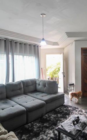 Casa à venda com 303m², 4 quartos e 3 vagas