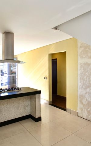 Casa para alugar com 92m², 3 quartos e sem vaga Casa para alugar com 92m², 3 quartos e sem vagaSala