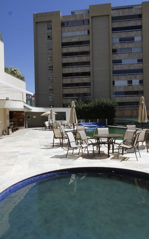Apartamento à venda com 245m², 3 quartos e 3 vagasÁrea comum - Piscina
