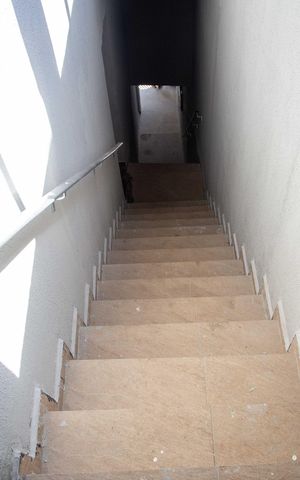 Casa para alugar com 45m², 2 quartos e sem vagaEscada