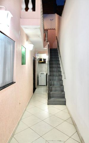 Casa para alugar com 180m², 3 quartos e 2 vagas Casa para alugar com 180m², 3 quartos e 2 vagasCorredor
