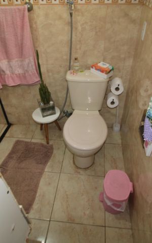 Casa à venda com 150m², 4 quartos e 1 vagaBanheiro