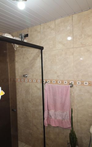 Casa à venda com 150m², 4 quartos e 1 vagaBanheiro