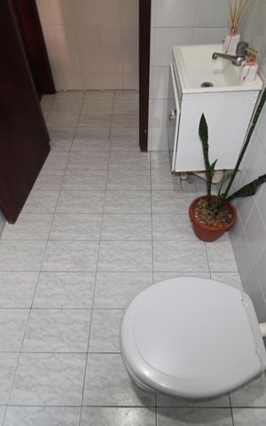 Casa à venda com 150m², 4 quartos e 1 vagaBanheiro 2