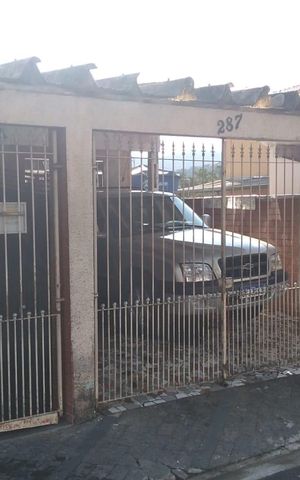Casa à venda com 150m², 4 quartos e 1 vaga Casa à venda com 150m², 4 quartos e 1 vagaFachada