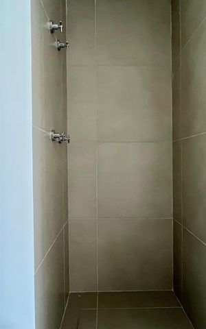 Apartamento à venda com 55m², 2 quartos e 1 vaga Apartamento à venda com 55m², 2 quartos e 1 vagaBanheiro