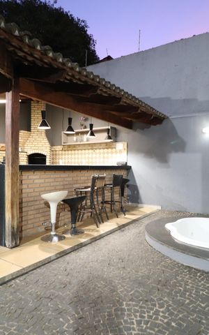 Casa para alugar com 180m², 3 quartos e 2 vagasVaranda - Quintal