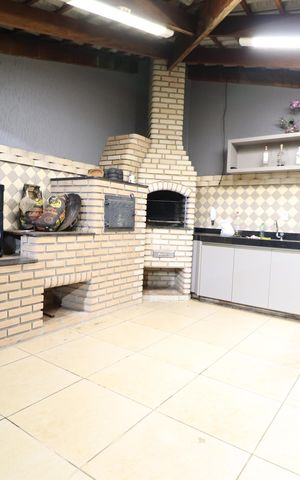 Casa para alugar com 180m², 3 quartos e 2 vagasVaranda - Quintal