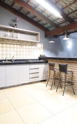 Casa para alugar com 180m², 3 quartos e 2 vagasVaranda - Quintal