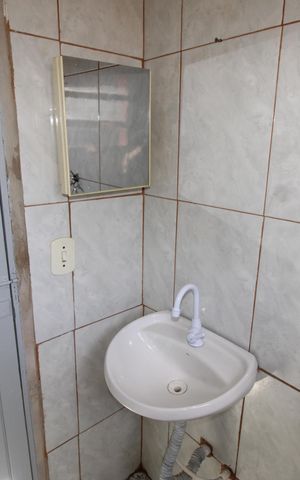 Casa para alugar com 60m², 2 quartos e sem vagaBanheiro