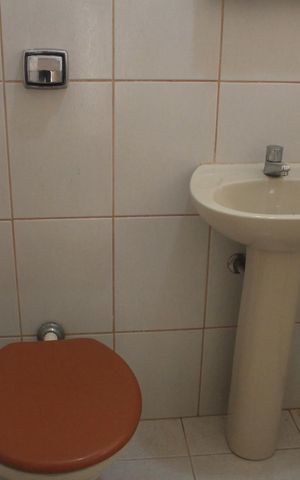 Casa para alugar com 282m², 4 quartos e 4 vagasBanheiro 2