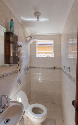 Casa à venda com 127m², 2 quartos e 4 vagas Casa à venda com 127m², 2 quartos e 4 vagasBanheiro de serviço