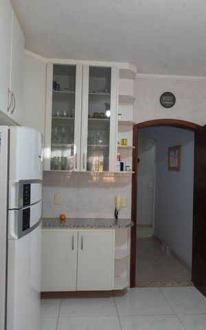 Casa à venda com 127m², 2 quartos e 4 vagas Casa à venda com 127m², 2 quartos e 4 vagasCozinha