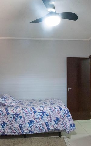 Casa à venda com 127m², 2 quartos e 4 vagas Casa à venda com 127m², 2 quartos e 4 vagasQuarto
