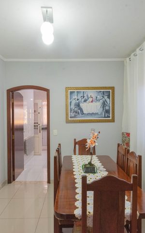 Casa à venda com 127m², 2 quartos e 4 vagas Casa à venda com 127m², 2 quartos e 4 vagasSala de Jantar