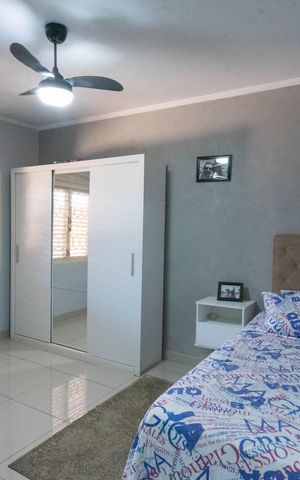 Casa à venda com 127m², 2 quartos e 4 vagas Casa à venda com 127m², 2 quartos e 4 vagasQuarto