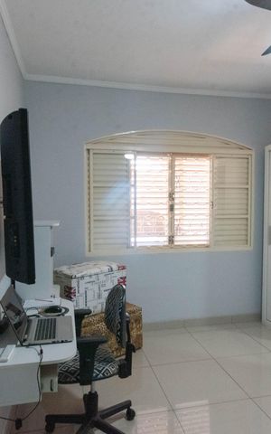 Casa à venda com 127m², 2 quartos e 4 vagas Casa à venda com 127m², 2 quartos e 4 vagasQuarto