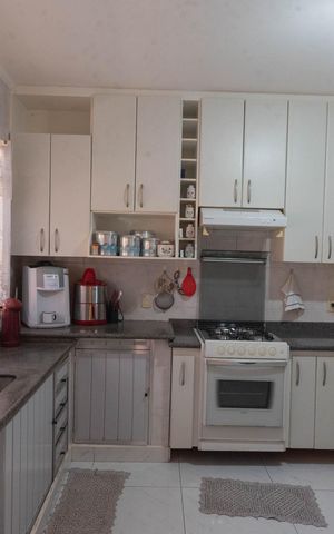 Casa à venda com 127m², 2 quartos e 4 vagas Casa à venda com 127m², 2 quartos e 4 vagasCozinha