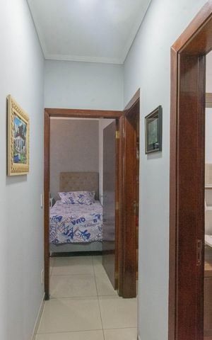 Casa à venda com 127m², 2 quartos e 4 vagas Casa à venda com 127m², 2 quartos e 4 vagasCorredor