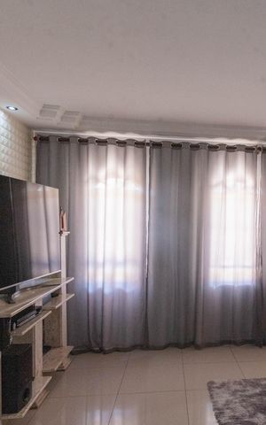 Casa à venda com 127m², 2 quartos e 4 vagas Casa à venda com 127m², 2 quartos e 4 vagasSala