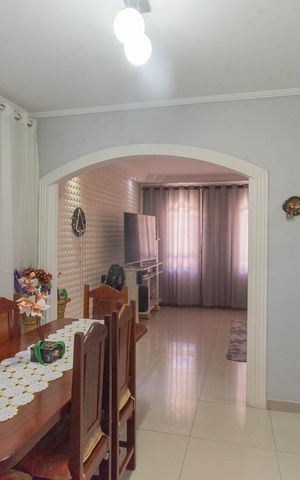 Casa à venda com 127m², 2 quartos e 4 vagas Casa à venda com 127m², 2 quartos e 4 vagasSala de Jantar