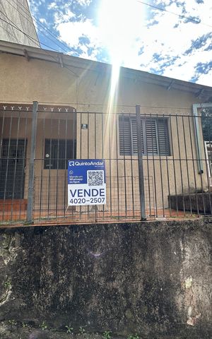 Casa para alugar com 125m², 3 quartos e 1 vaga Casa para alugar com 125m², 3 quartos e 1 vagaFachada