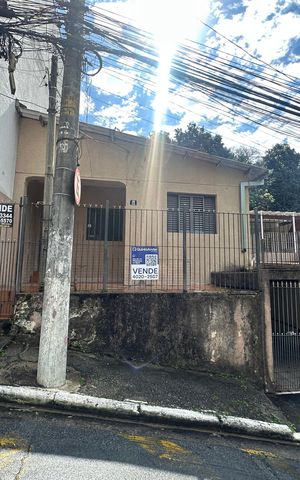 Casa para alugar com 125m², 3 quartos e 1 vaga Casa para alugar com 125m², 3 quartos e 1 vagaFachada
