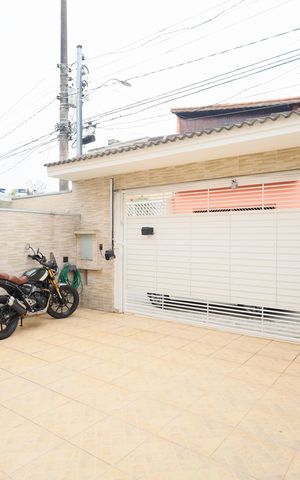 Casa à venda com 140m², 3 quartos e 3 vagasGaragem