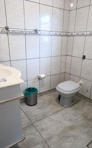 Casa à venda com 550m², 3 quartos e 3 vagasBanheiro 3