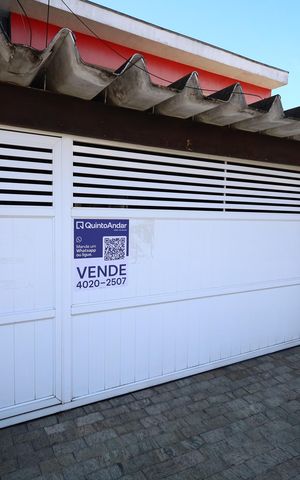 Casa à venda com 550m², 3 quartos e 3 vagasFachada