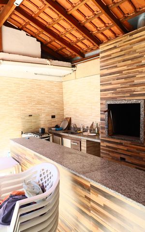 Casa à venda com 550m², 3 quartos e 3 vagasChurrasqueira
