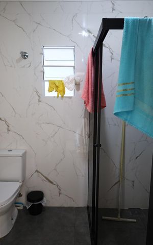 Casa à venda com 550m², 3 quartos e 3 vagasBanheiro 1