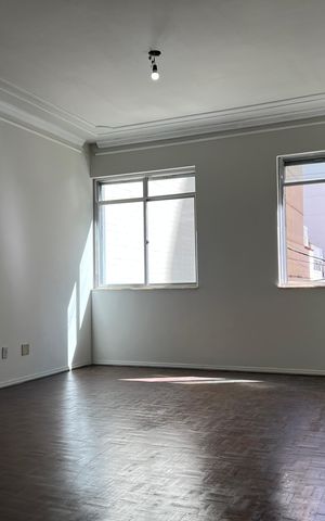 Apartamento para alugar com 182m², 4 quartos e 1 vaga Apartamento para alugar com 182m², 4 quartos e 1 vagaSala
