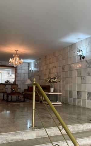 Apartamento para alugar com 182m², 4 quartos e 1 vaga Apartamento para alugar com 182m², 4 quartos e 1 vagaHall de entrada