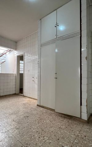 Apartamento para alugar com 182m², 4 quartos e 1 vaga Apartamento para alugar com 182m², 4 quartos e 1 vagaCopa - Área de Serviço