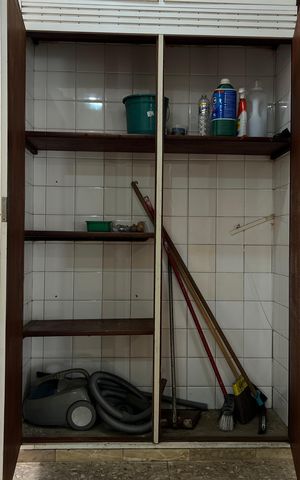 Apartamento para alugar com 182m², 4 quartos e 1 vaga Apartamento para alugar com 182m², 4 quartos e 1 vagaCopa - Armário