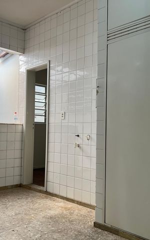 Apartamento para alugar com 182m², 4 quartos e 1 vaga Apartamento para alugar com 182m², 4 quartos e 1 vagaCopa - Área de Serviço