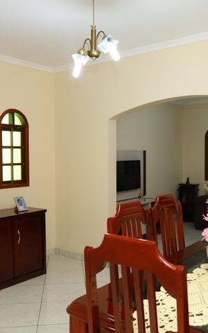Casa à venda com 234m², 5 quartos e 2 vagasSala de Jantar