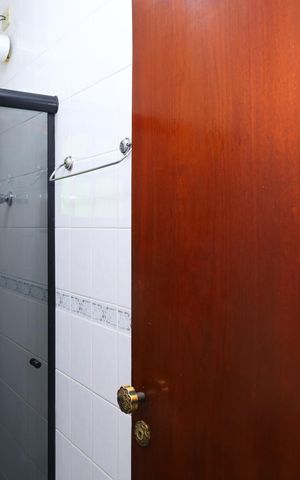 Casa à venda com 234m², 5 quartos e 2 vagasBanheiro 2