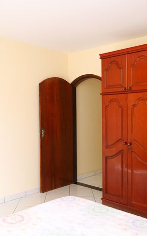 Casa à venda com 234m², 5 quartos e 2 vagasQuarto 1