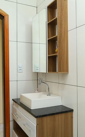 Casa à venda com 234m², 5 quartos e 2 vagasBanheiro 1