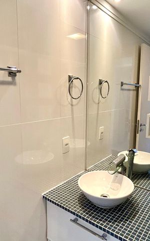 Apartamento à venda com 103m², 3 quartos e 2 vagas Apartamento à venda com 103m², 3 quartos e 2 vagasBanheiro 1