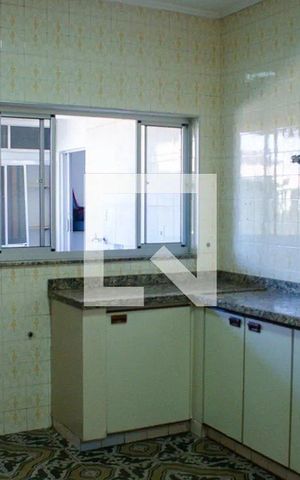 Casa à venda com 240m², 6 quartos e 3 vagas Casa à venda com 240m², 6 quartos e 3 vagasCasa 1 - Cozinha