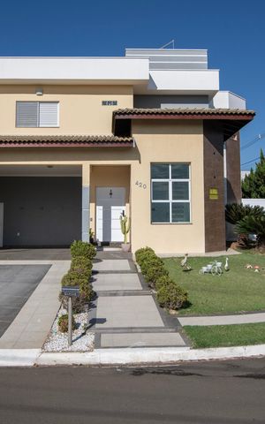 Casa de condomínio para alugar com 300m², 4 quartos e 3 vagas Casa de condomínio para alugar com 300m², 4 quartos e 3 vagasFachada da Casa