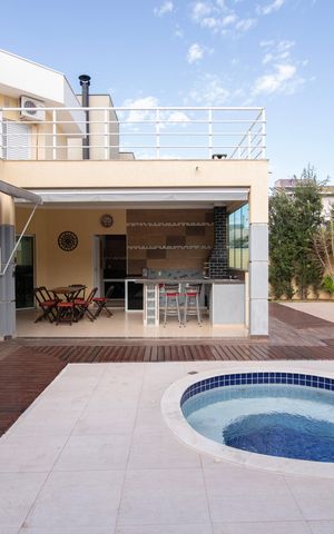Casa de condomínio para alugar com 300m², 4 quartos e 3 vagas Casa de condomínio para alugar com 300m², 4 quartos e 3 vagasÁrea Externa