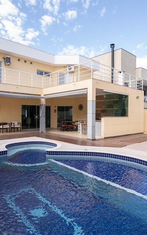 Casa de condomínio para alugar com 300m², 4 quartos e 3 vagas Casa de condomínio para alugar com 300m², 4 quartos e 3 vagasÁrea Externa